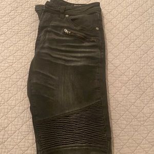 Salvage - Anarchy Straight Stretch Jean
Size 34